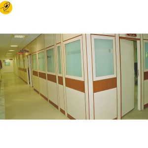 پارتیشن چوبی با شیشه دارکوب