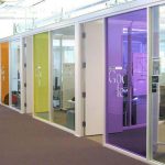 پارتیشن شیشه ای اداری تک جداره برند دارکوب